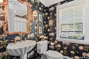 42 Newport Ave, West Hartford, CT 06107 - Photo 13