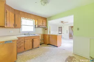 386 Parker St, Manchester, CT 06042 - Photo 7