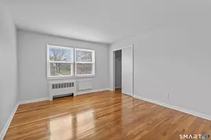18 Hamilton Ct, Stamford, CT 06902 - Photo 9