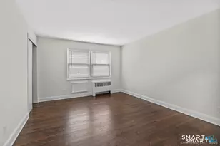 28 Hamilton Ct, Stamford, CT 06902 - Photo 9