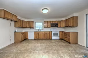 632 Sedgewick Ave, Stratford, CT 06615 - Photo 27
