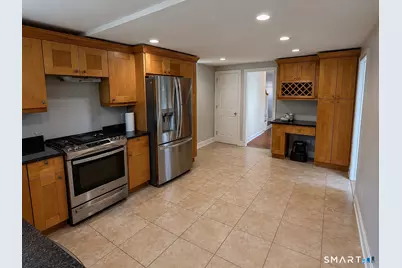 560 Old Town Road, Trumbull, CT 06611 - Photo 7