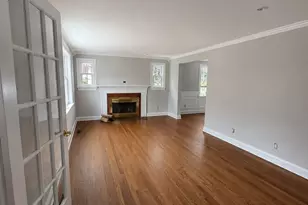 560 Old Town Rd, Trumbull, CT 06611 - Photo 3