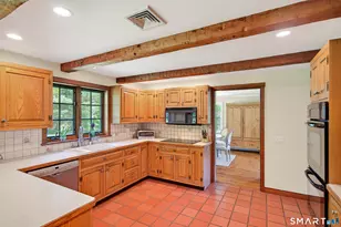 174 Huntingtown Rd, Newtown, CT 06470 - Photo 11