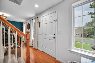 5 Bentley Dr, Manchester, CT 06040 - Photo 3