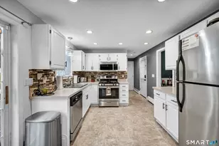 5 Bentley Dr, Manchester, CT 06040 - Photo 9