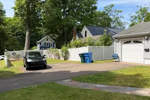12 Bliss Ave, Hamden, CT 06517 - Photo 5