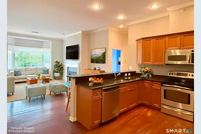 1 King Philip Drive #405, West Hartford, CT 06117 - Photo 3