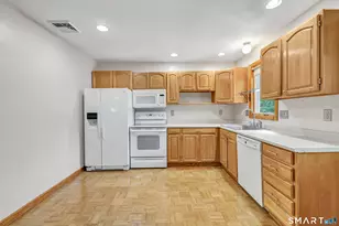 5B Saxony Dr, Monroe, CT 06468 - Photo 9