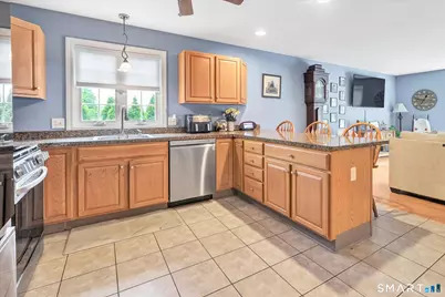 2 Gracie Lane, Ansonia, CT 06401 - Photo 9