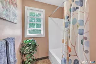 2 Gracie Ln, Ansonia, CT 06401 - Photo 23