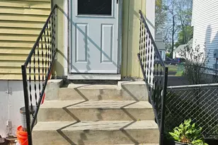57 Burnham St, Hartford, CT 06112 - Photo 13