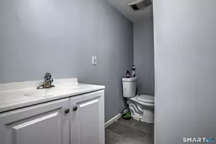 22 Ashley St, Waterbury, CT 06704 - Photo 23