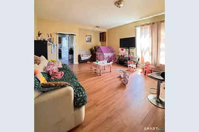 384 Wells Street, Bridgeport, CT 06606 - Photo 5