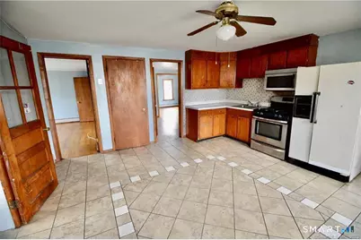 384 Wells Street, Bridgeport, CT 06606 - Photo 13