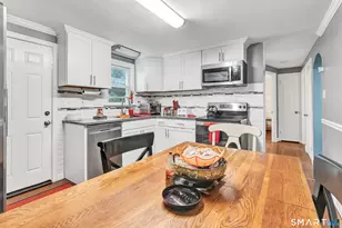 65 Westmere St, Bridgeport, CT 06606 - Photo 17