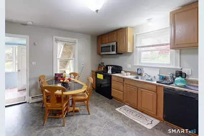 52 Andrews Street, Meriden, CT 06451 - Photo 9