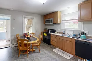 52 Andrews St, Meriden, CT 06451 - Photo 9