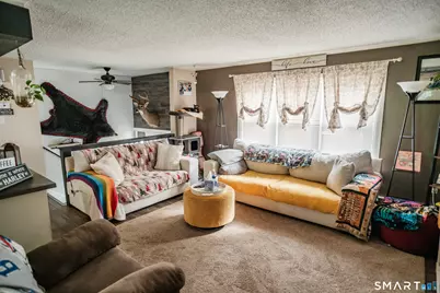 39 Harlow Court, Naugatuck, CT 06770 - Photo 9