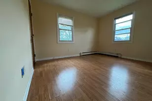 301 McGrath Ct, Stratford, CT 06615 - Photo 9