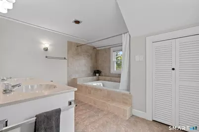 16 Clifton Avenue, West Hartford, CT 06107 - Photo 21