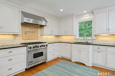 11 Walmsley Road, Darien, CT 06820 - Photo 9