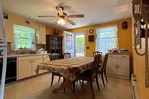 152 Rosengarten Dr, Waterbury, CT 06704 - Photo 5