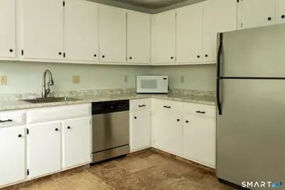 10 Georgetown Drive #J, Enfield, CT 06082 - Photo 3