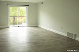 10 Georgetown Dr, Enfield, CT 06082 - Photo 5