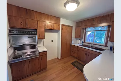 13 Walnut Lane, Wallingford, CT 06492 - Photo 9