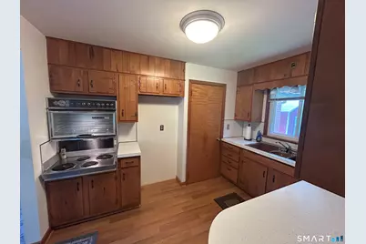 13 Walnut Lane, Wallingford, CT 06492 - Photo 7