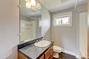 25 Amity St, Meriden, CT 06450 - Photo 31