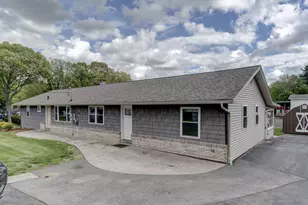 25 Amity St, Meriden, CT 06450 - Photo 3
