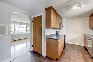 25 Amity St, Meriden, CT 06450 - Photo 15
