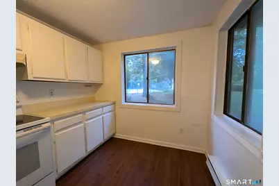 7 Padanaram Road #J218, Danbury, CT 06811 - Photo 5