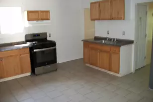27 Lilac St, New Haven, CT 06511 - Photo 3