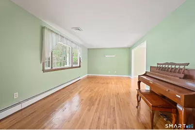 20 Saxton Brook Drive, Simsbury, CT 06070 - Photo 11