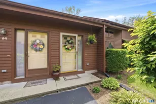 348 Boston Post Rd, Waterford, CT 06385 - Photo 1