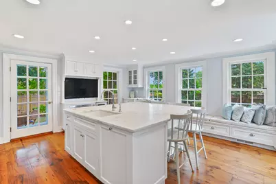 215 Old Post Road, Fairfield, CT 06824 - Photo 15