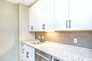 1 Linden Pl, Hartford, CT 06106 - Photo 21