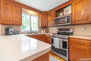 43 Flynn Ln, Middletown, CT 06457 - Photo 15