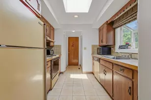 35 Dorchester Ln, Branford, CT 06405 - Photo 17