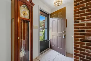 35 Dorchester Ln, Branford, CT 06405 - Photo 7