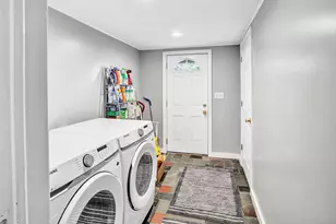 86 Vanguard St, Bridgeport, CT 06606 - Photo 15