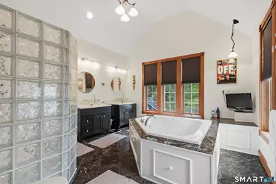 25 Brocketts Point Road, Branford, CT 06405 - Photo 17