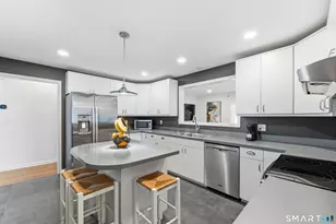 39 Kenilworth Dr W, Stamford, CT 06902 - Photo 17