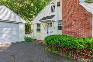 44 Lawrence Ave, Avon, CT 06001 - Photo 3