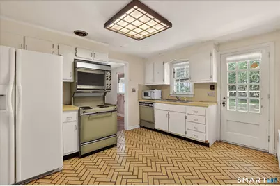 44 Lawrence Avenue, Avon, CT 06001 - Photo 11