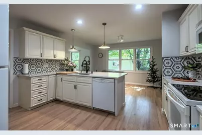 9 Canterbury Road #9, Hamden, CT 06514 - Photo 3