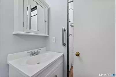 90 Monroe Street, East Hartford, CT 06118 - Photo 33